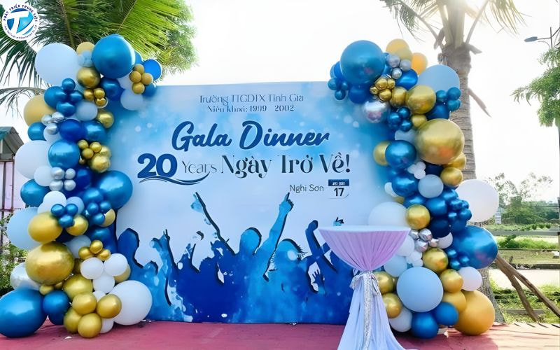 Giá in phông bạt phụ thuộc vào nhiều yếu tố